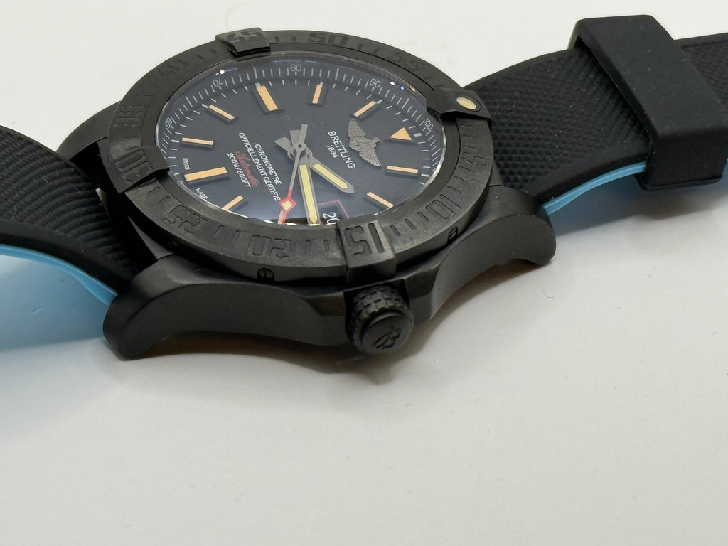 Breitling Avenger Blackbird 44 V17311