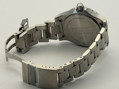 Breitling Avenger A17318 Restaurée par des professionnels
