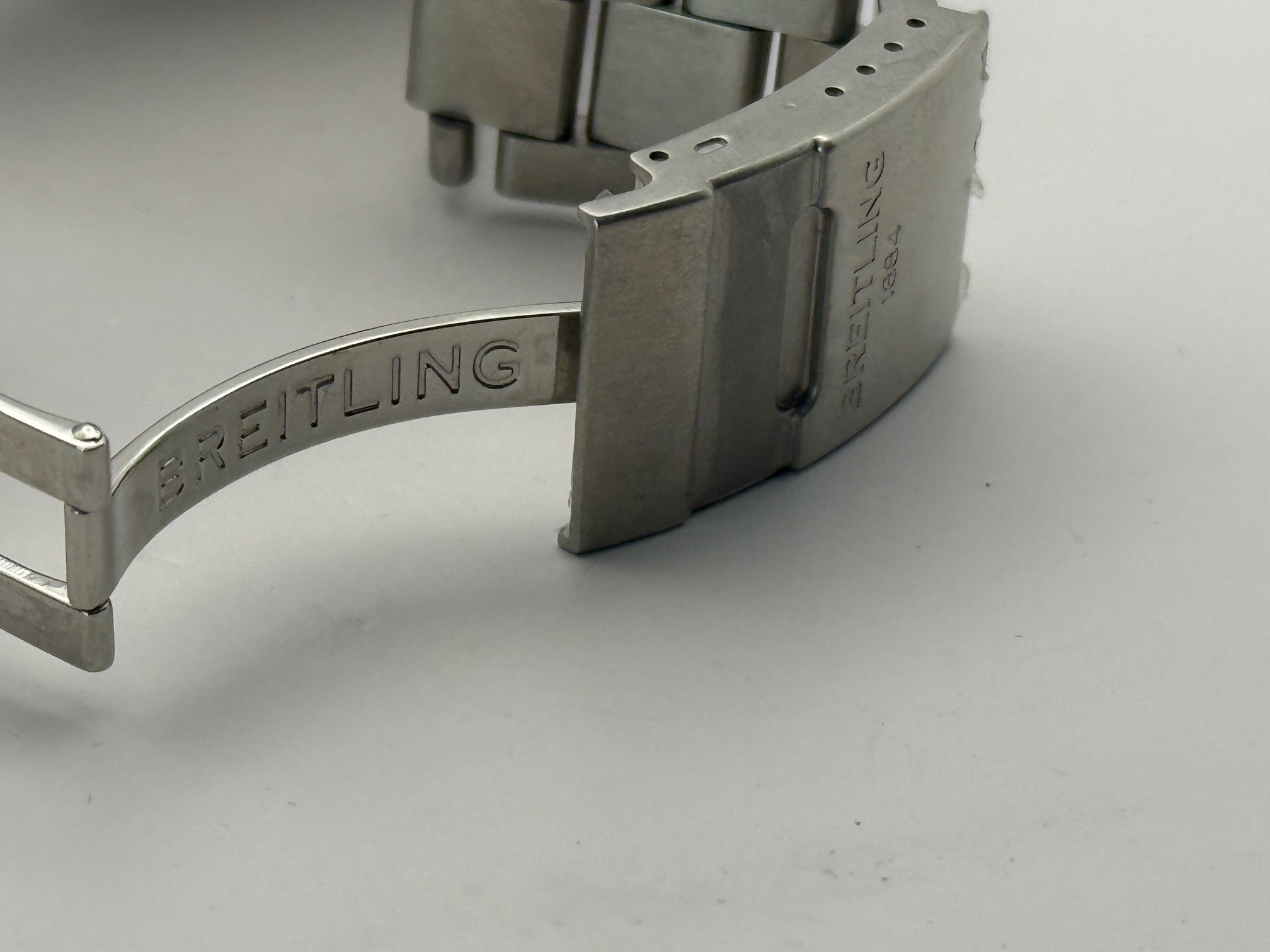 Breitling Avenger A17318 Restaurée par des professionnels