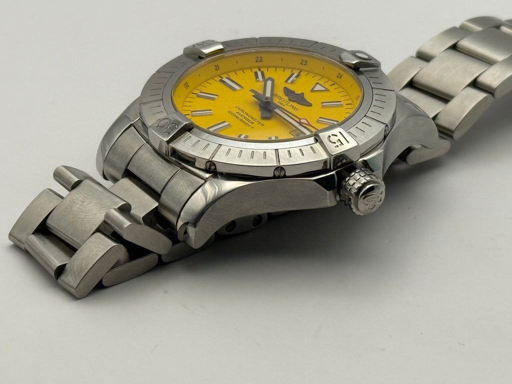 Breitling Avenger A17318 Restaurée par des professionnels