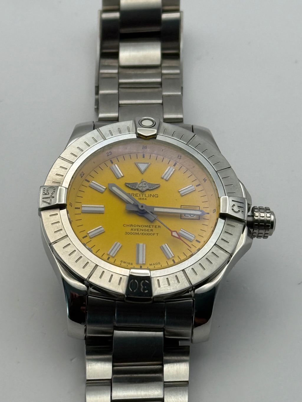 Breitling Avenger A17318 Restaurée par des professionnels