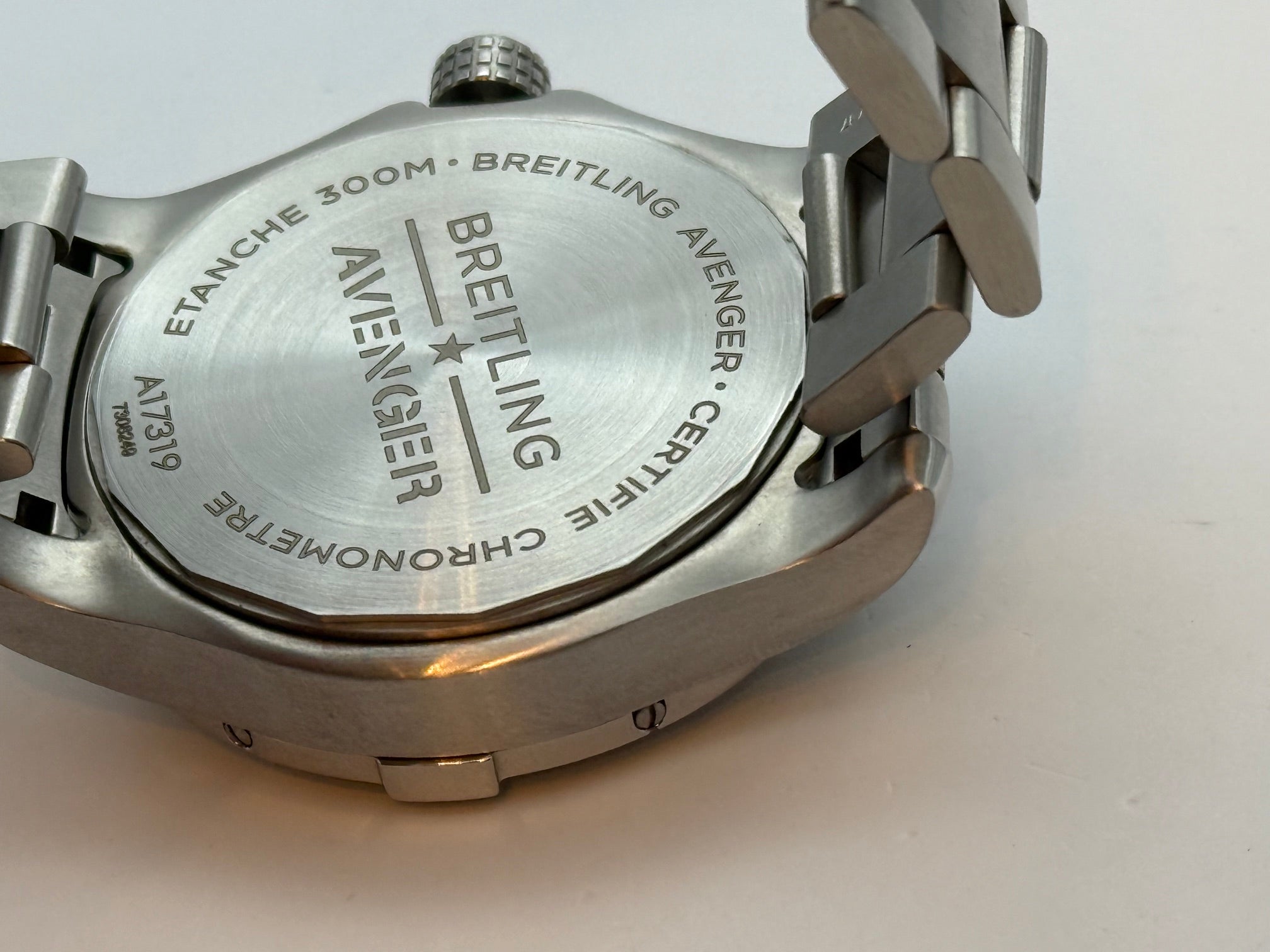 Breitling Avenger A17318 Restaurée par des professionnels