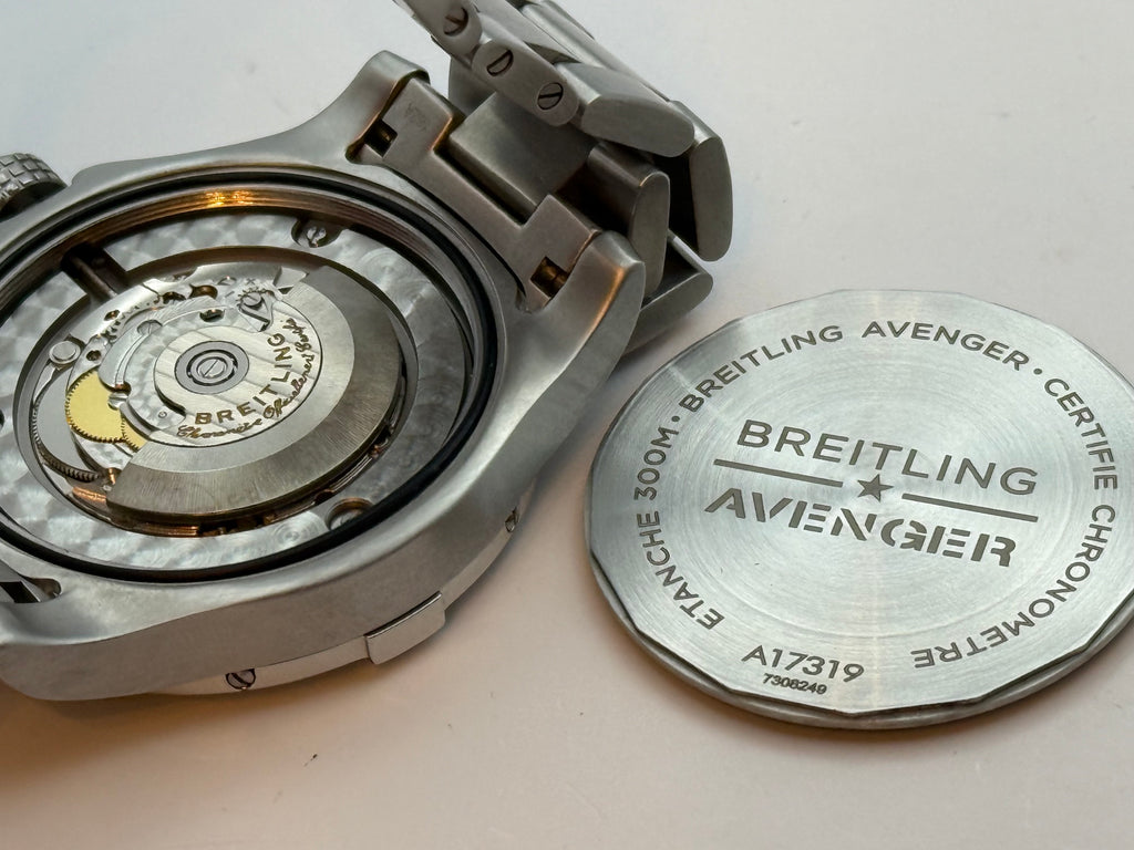 Breitling Avenger A17318 Restaurée par des professionnels