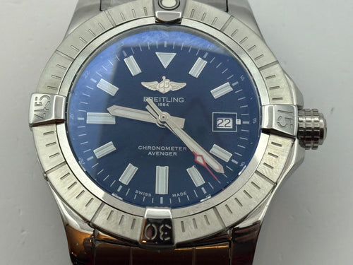 Breitling Avenger A17318 Restaurée par des professionnels