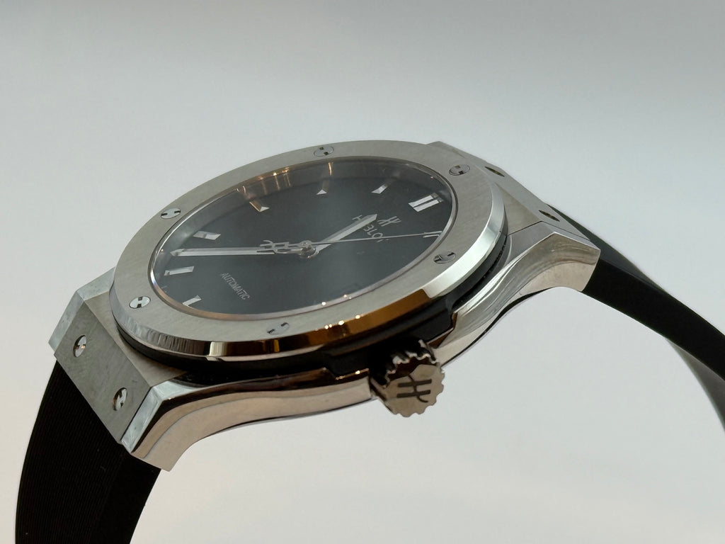 Hublot Classic Fusion Titanium 42 mm 542.NX.1171.RX